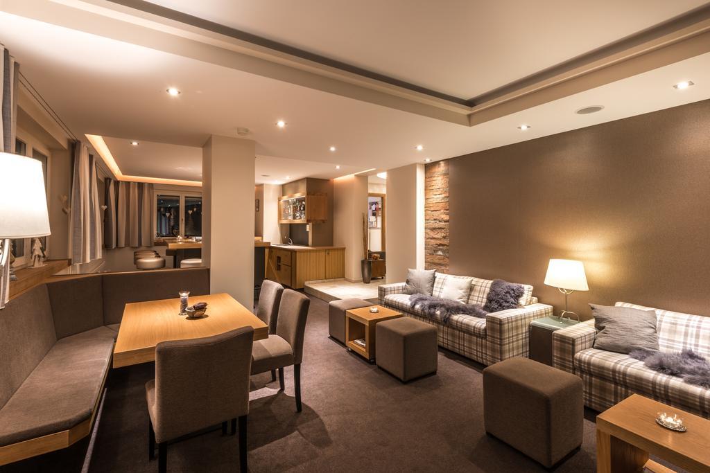 Hotel Mistral Superior サース フェー エクステリア 写真